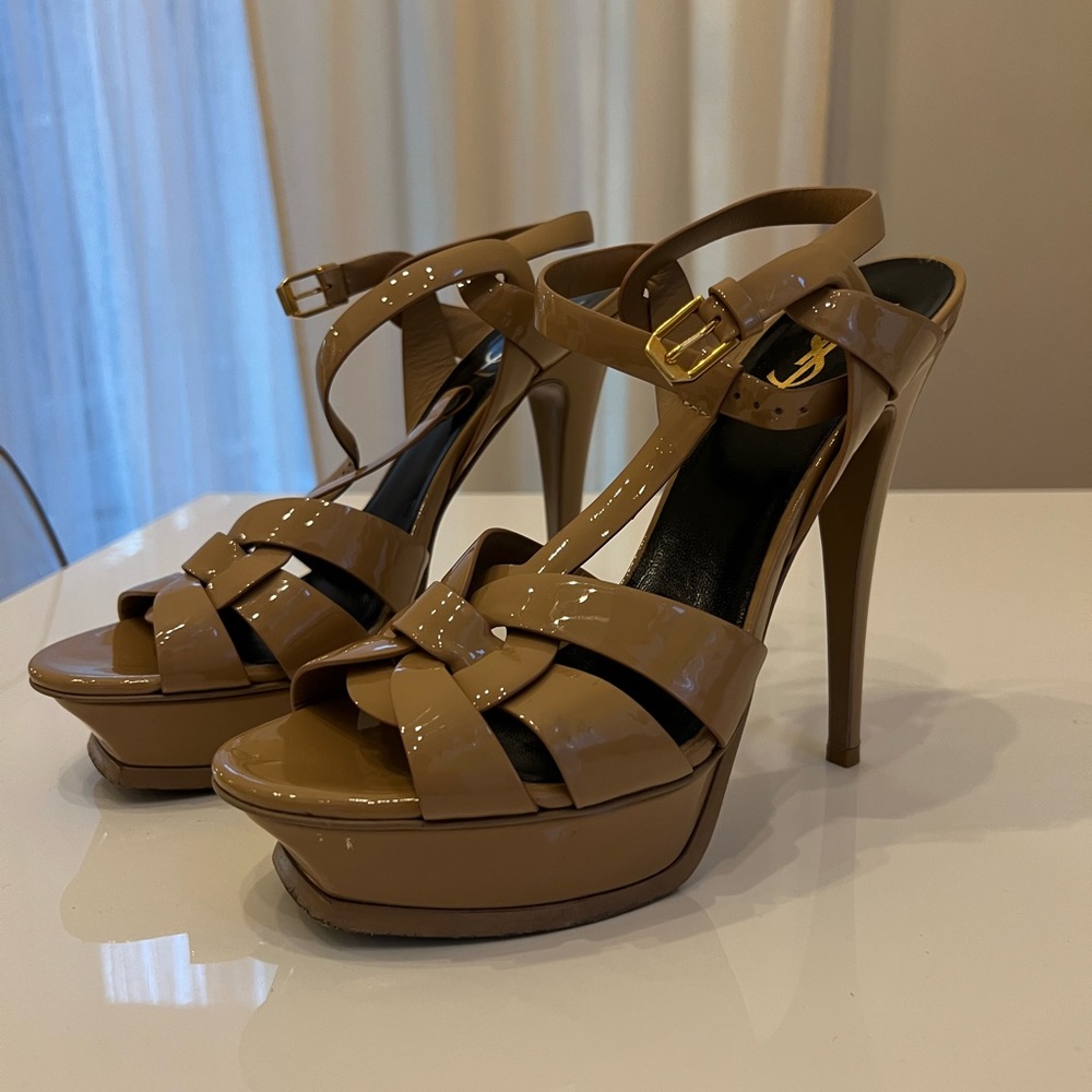 Yves Saint Laurent Women's Tan Patent Leather Sandals - Picture 2 of 4